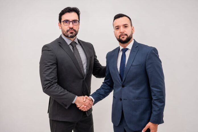 Alexandre e Italo, sócios do Bronzatti & Pienis Advogados.